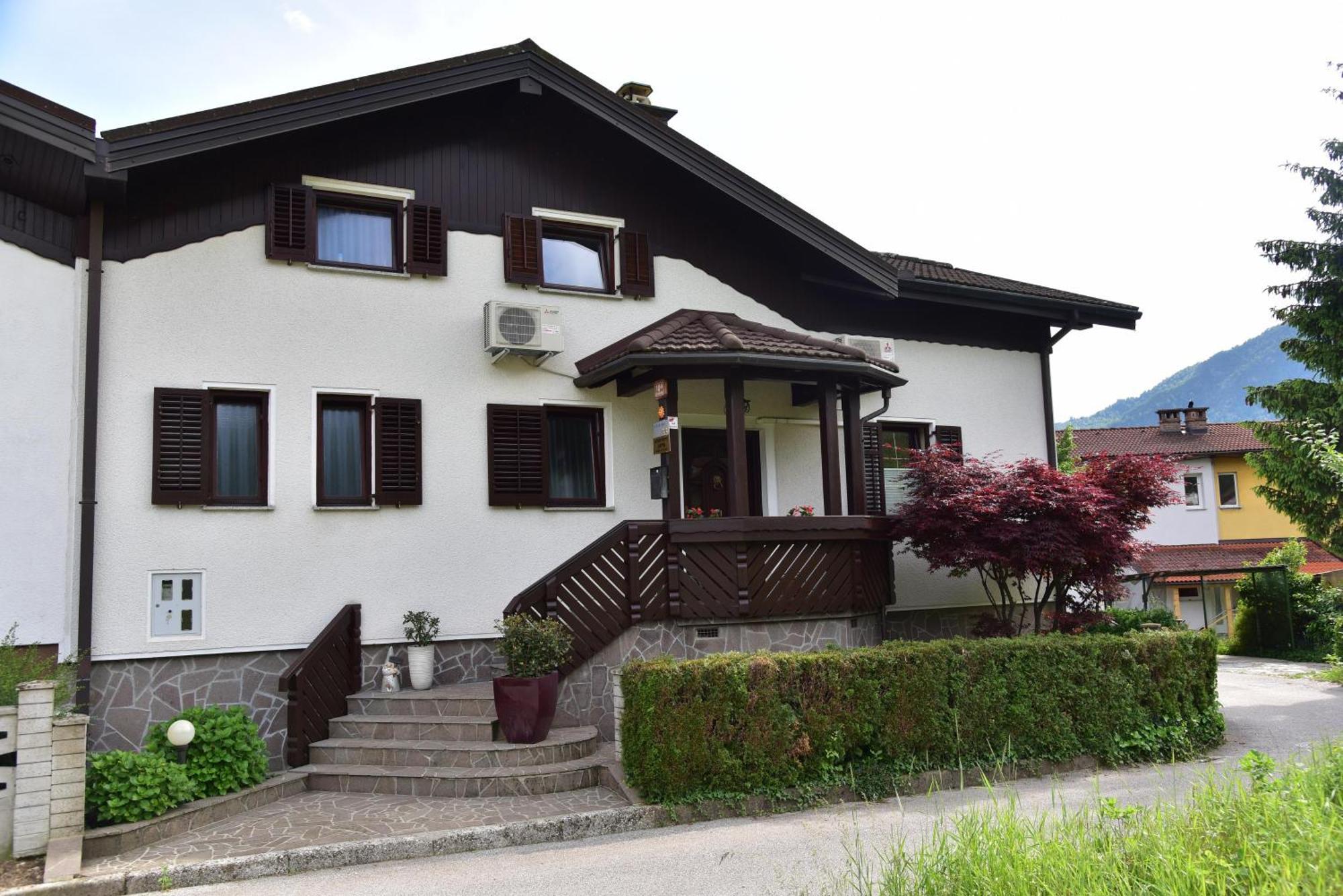 Apartment Jang Tolmin Exteriör bild